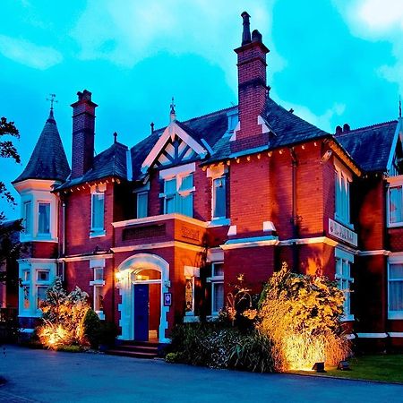 Trivelles Park Hotel Preston  Exterior photo