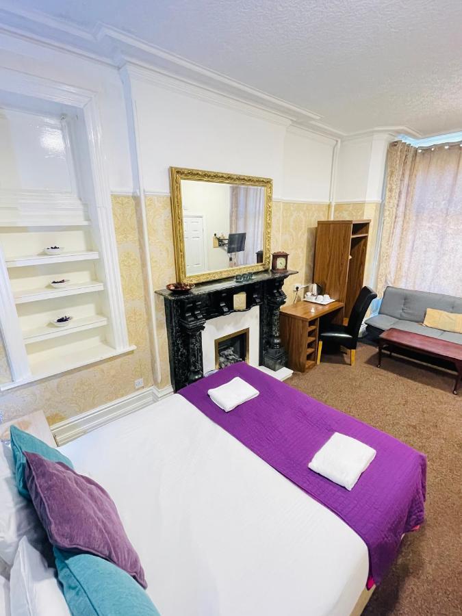 Trivelles Park Hotel Preston  Exterior photo