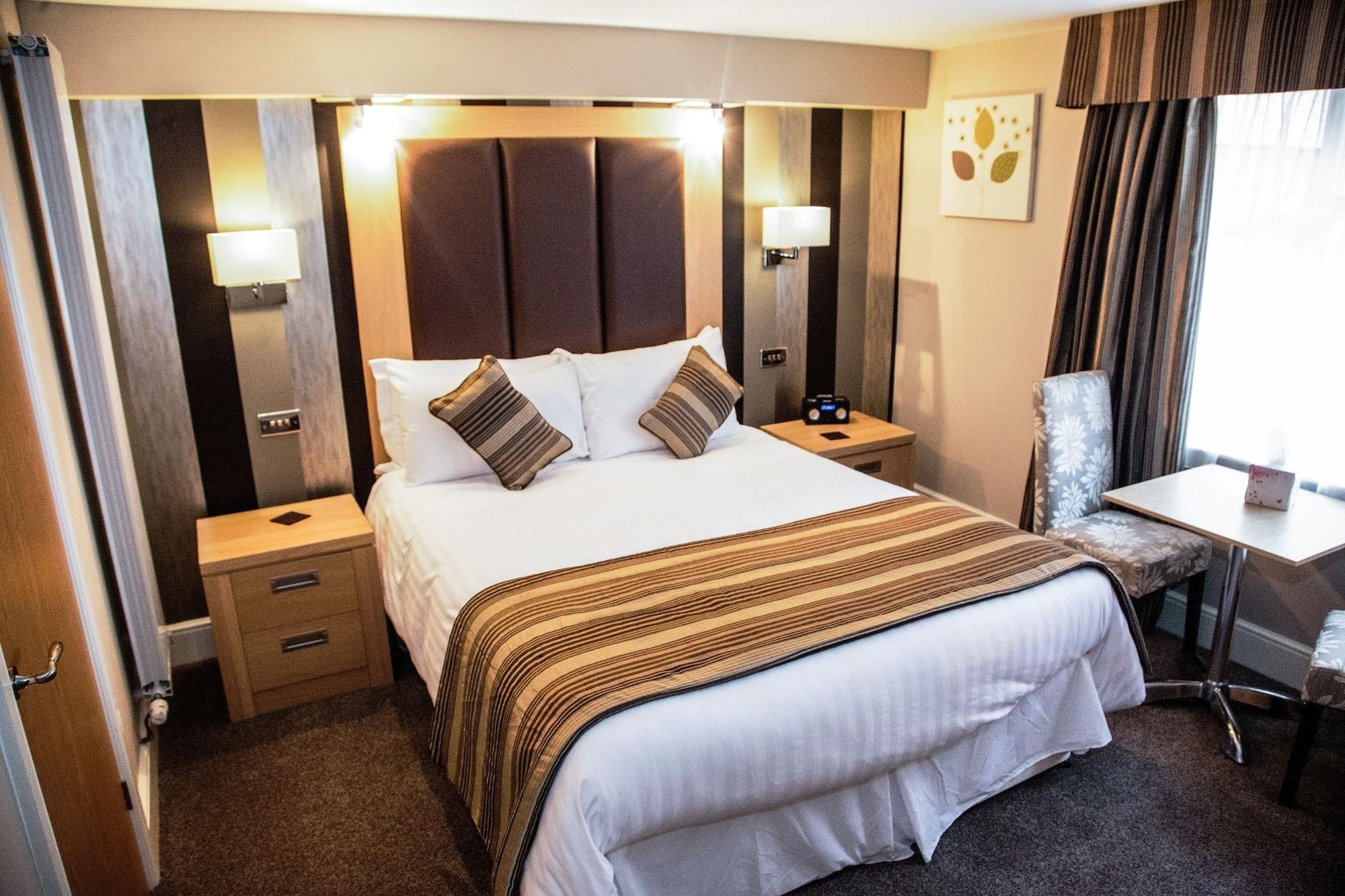 Trivelles Park Hotel Preston  Exterior photo