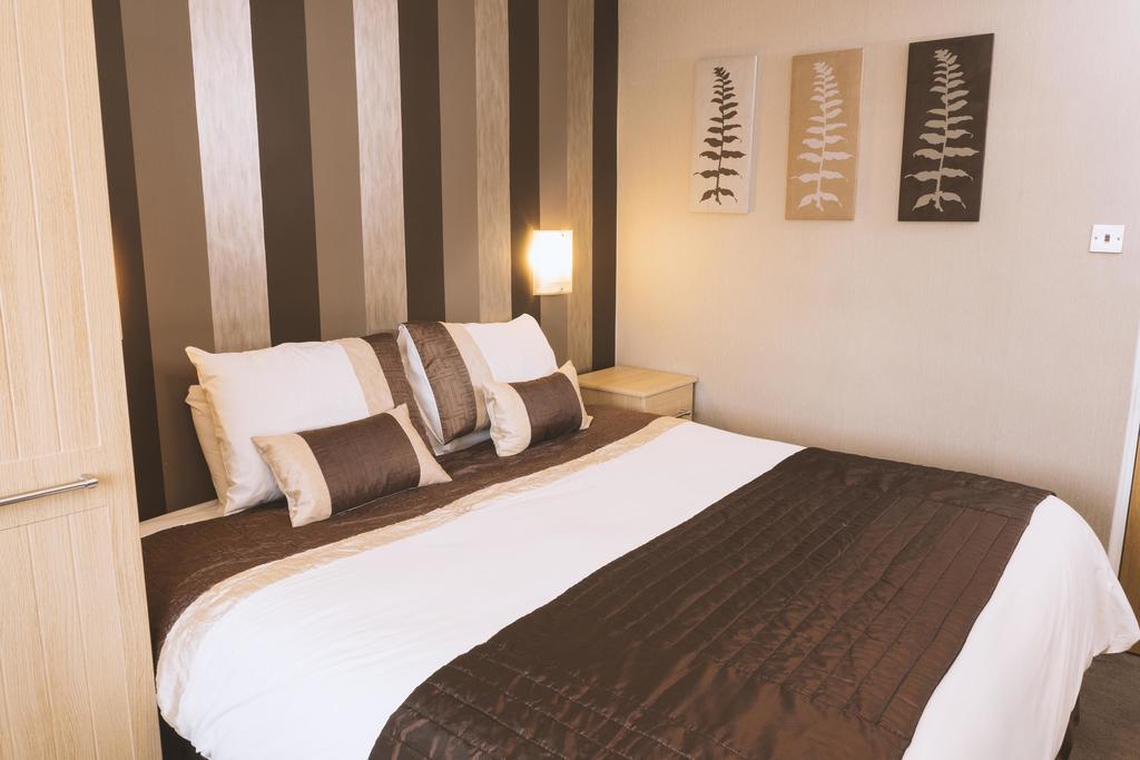 Trivelles Park Hotel Preston  Exterior photo
