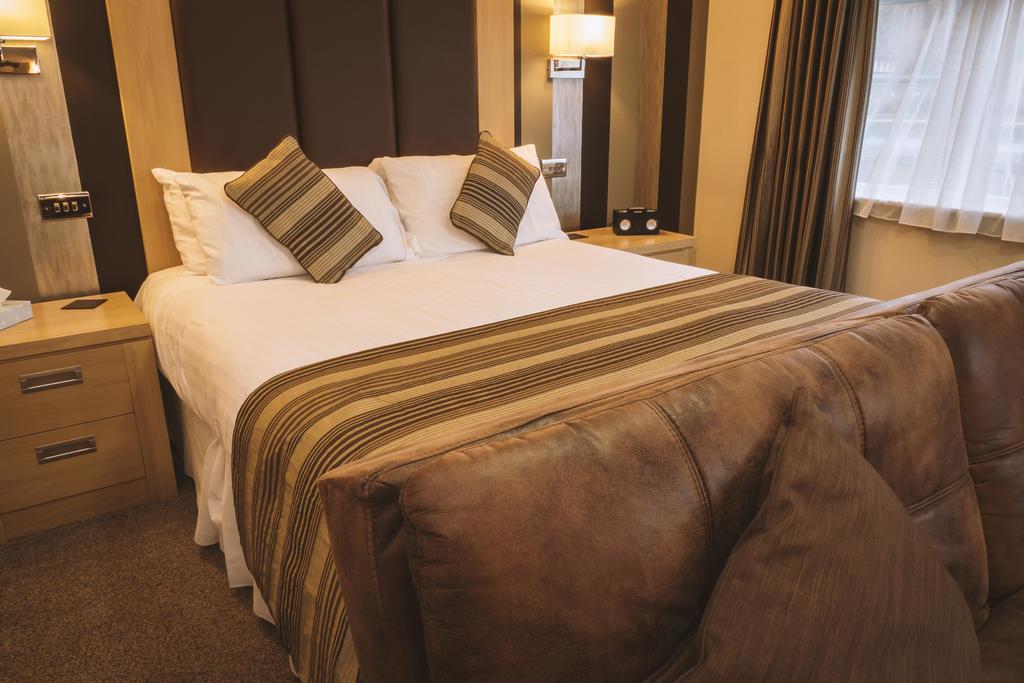 Trivelles Park Hotel Preston  Exterior photo