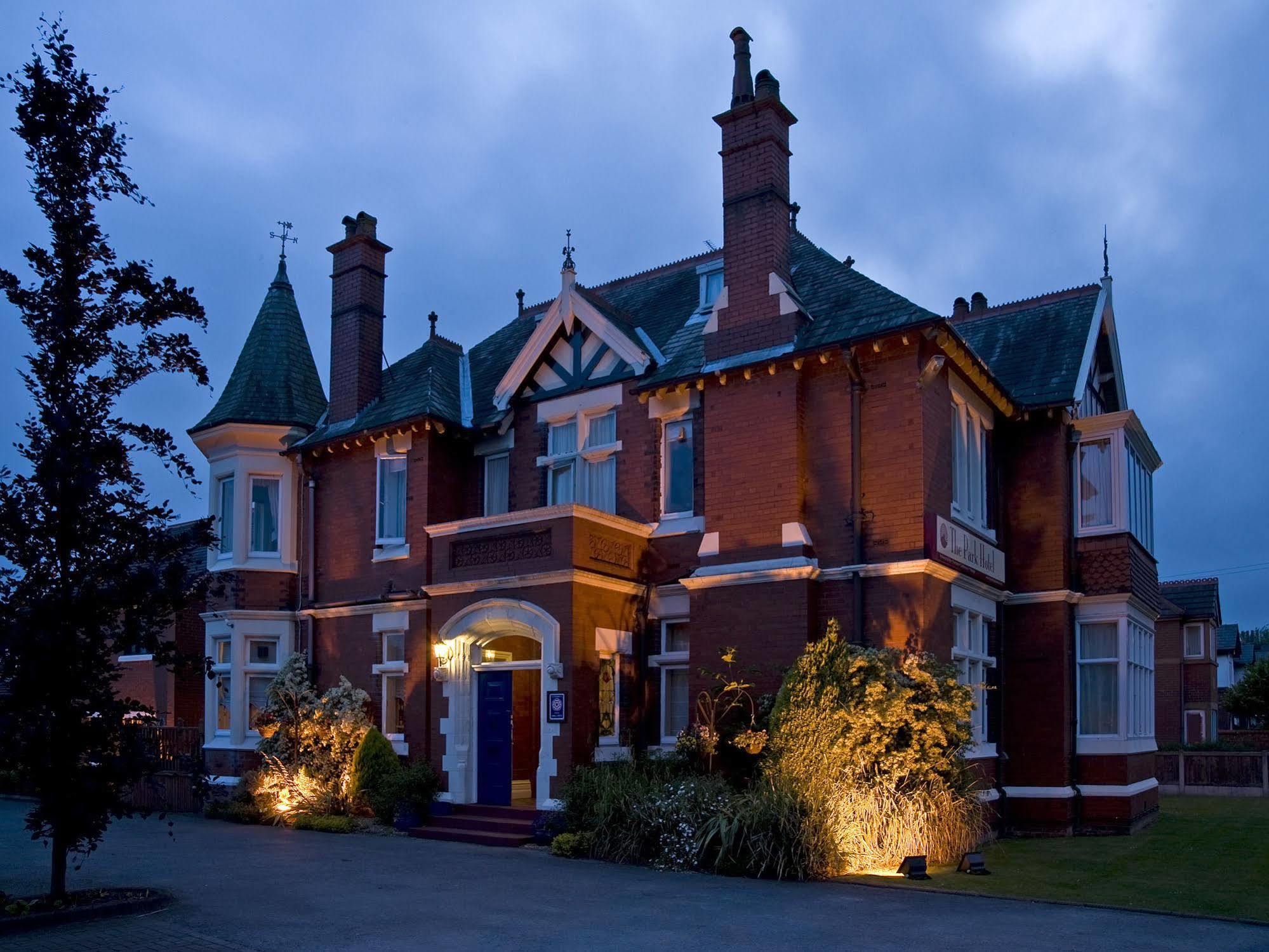 Trivelles Park Hotel Preston  Exterior photo
